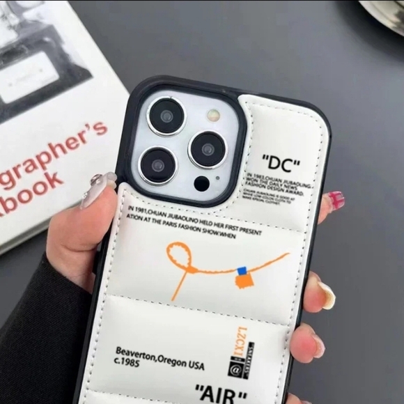 White iphone14 Pro Max puffer case - Picture 2 of 4